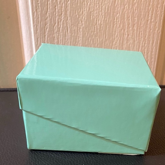 Silver Swarovski Crystal dangle drop earrings - Picture 5 of 5